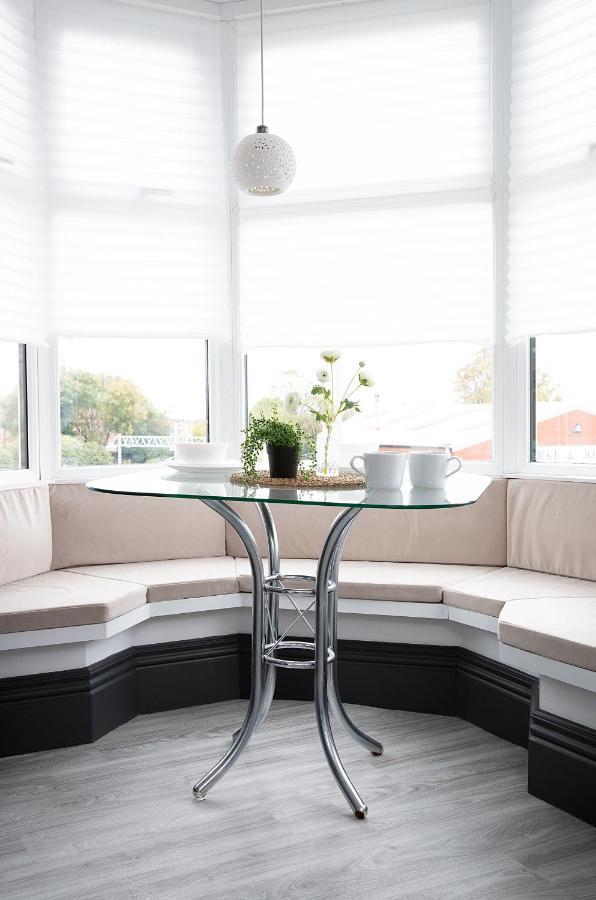 Beautiful first floor apartment Poulton-le-Fylde Extérieur photo